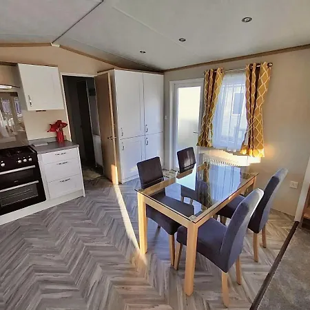 Holiday home Discover, Enjoy Ultra-fast Starlink Wifi *